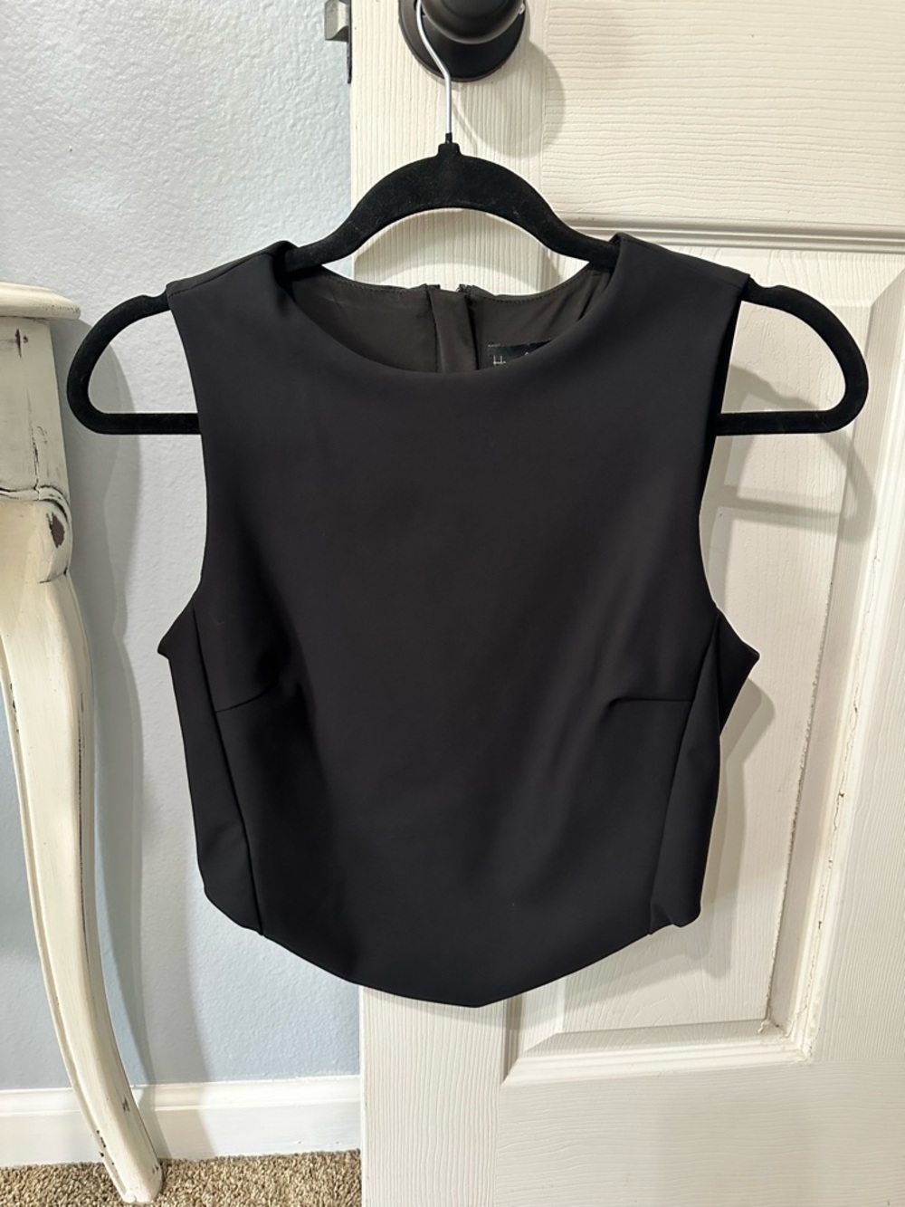 House of Harlow 1960 Black Cropped Back Zip Darted Tank Size 4
